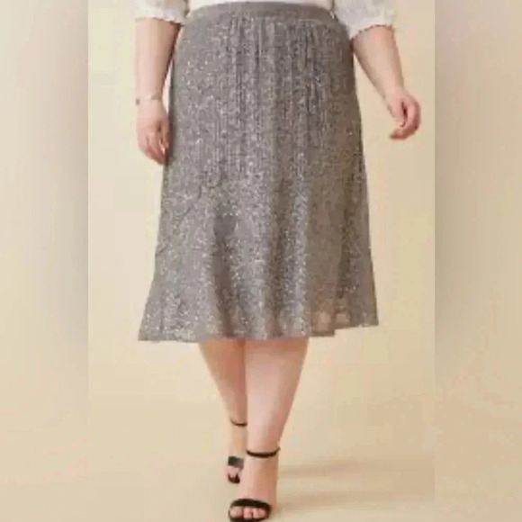 NWT HAYDEN Sequined Midi Skirt Silver Size Small $130 Holiday Party New Years - Picture 1 of 7